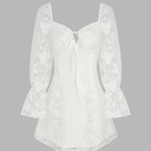 STUDENTKLÄNNING  - Fin klänning till student😊 helt ny oanvänd från Cider