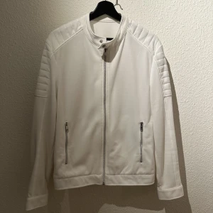 Zara jacka  - Storlek M Använd 1 gång 