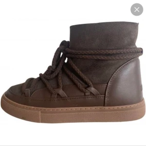 Inuikii - Säljer dessa super fina skor , får ingen användning av dom . Vid flera intresserad blir de budgivningen . Köp direkt för 750+frakt💕 TRYCK INTE PÅ KÖP DIRKET