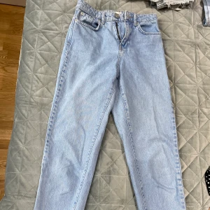 Jeans - Gina , storlek: 34