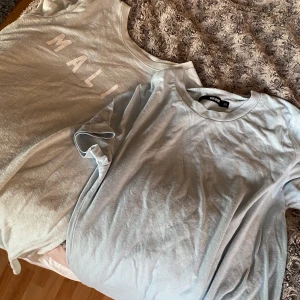 t-shirt - 2 t-shirt i storlek xs/s