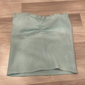 Tub top - Tub top från bikbok i strl S, 20kr.