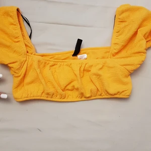 Gul H&M top - Har aldrig använts