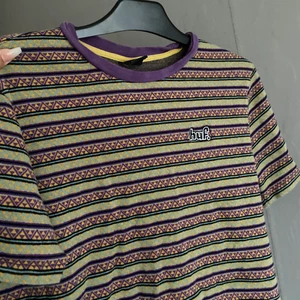 Huf Allen Knit Top - T-shirt från Huf i storlek L men skulle säga S-M då den är ganska liten i storlek. Nypris 679:-