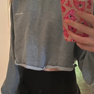 Magtröja🫶🏼 - Säljer denna cola magtröja🫶🏼 säljer pågrund av att den aldrig används längre🫶🏼 använt den väldigt få gånger så är som ny🫶🏼🫶🏼