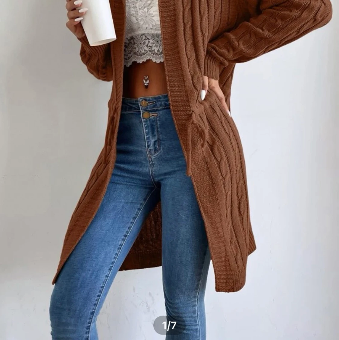 Stickad långkofta luva