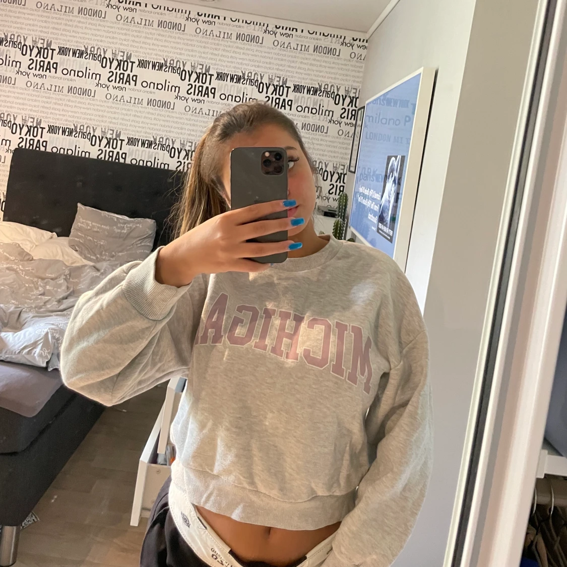 Cropped sweatshirt - 90