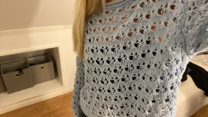 Stickad blå tröja  - Säljer min stickade blåa tröja som är seethrough, köpte den från stradivarius i storlek S. Säljer då den aldrig har kommit till användning. Säljer för 150 kr, köpare står för frakt!💕