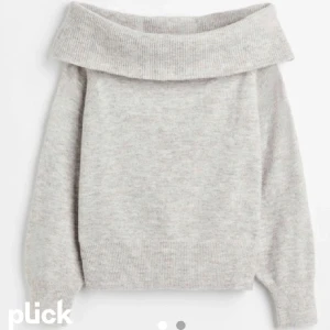 Stickad tröja - Stickad off shoulder tröja från HM, nyskick säljer dp jag inte fått nån användning av den❤️