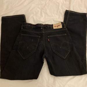 Levis engineered jeans I jätte bra skick går inte att köpa nytt längre st:W29 L29 