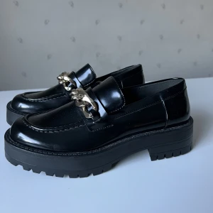 Zara skor - Helt nya zara skor. Köpte de för 499kr