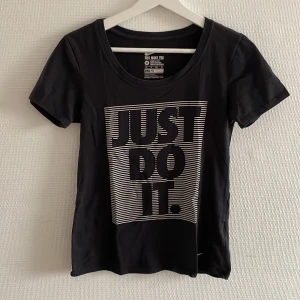 T-shirt  - Nike T-shirt i bra skick. 
