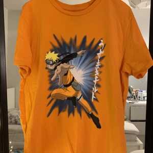 Naruto t-shirt - Säljer min Naruto t-shirt som inte kommer till någon användning alls. Använd max 3 gånger. 