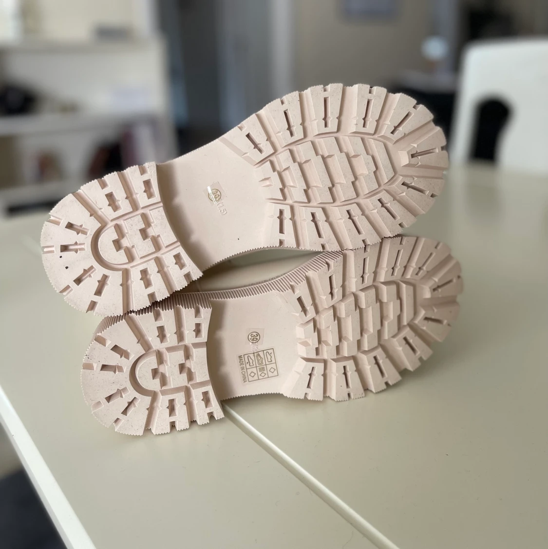 Stövlar/boots  - 91