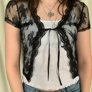 Kofta - Jätte fin spets kofta, använd typ 2-3 ggr