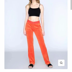 juicy  - Hej, nu säljer jag mina juicy byxor då de ej kommer till användning, de är i storlek xxs och jag köpte de i slutet på maj så de är relativt nya. Kom privat för fler bilder 