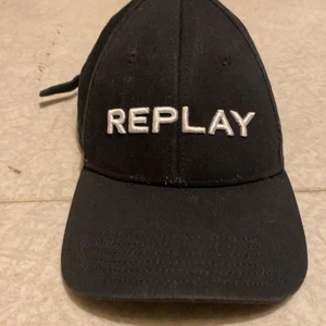 Snygg replay keps  - En snygg keps som säljs för att den inte kommer till användning köpte den förra året för 400 på rea 
