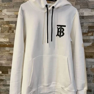 Burberry hoodie - Burberry hoodie finns i alla storlekar möts endast i gbg annars frakt 