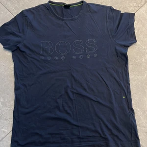 Hugo boss t-shirt - Storlek L Bra skick 