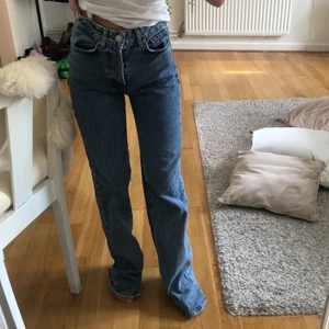 Jeans från carlings  - Säljer dessa jeansen från carlings i storlek 32. De är i bra skick. Säljer för 250kr + 50kr frakt 💕