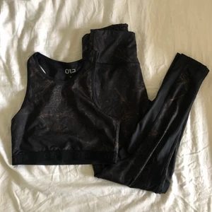 Matchande träningskläder • strl M - 40/42 - Träningsbyxor med matchande sport-bh från OTP. Har framförallt använts som vardagskläder och inte under träning. 