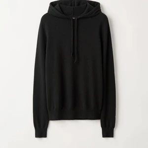 Soft goat hoodie - Soft goat hoodie svart i bra skick! Skriv för fler bilder och funderingar! Det är en herr storlek!