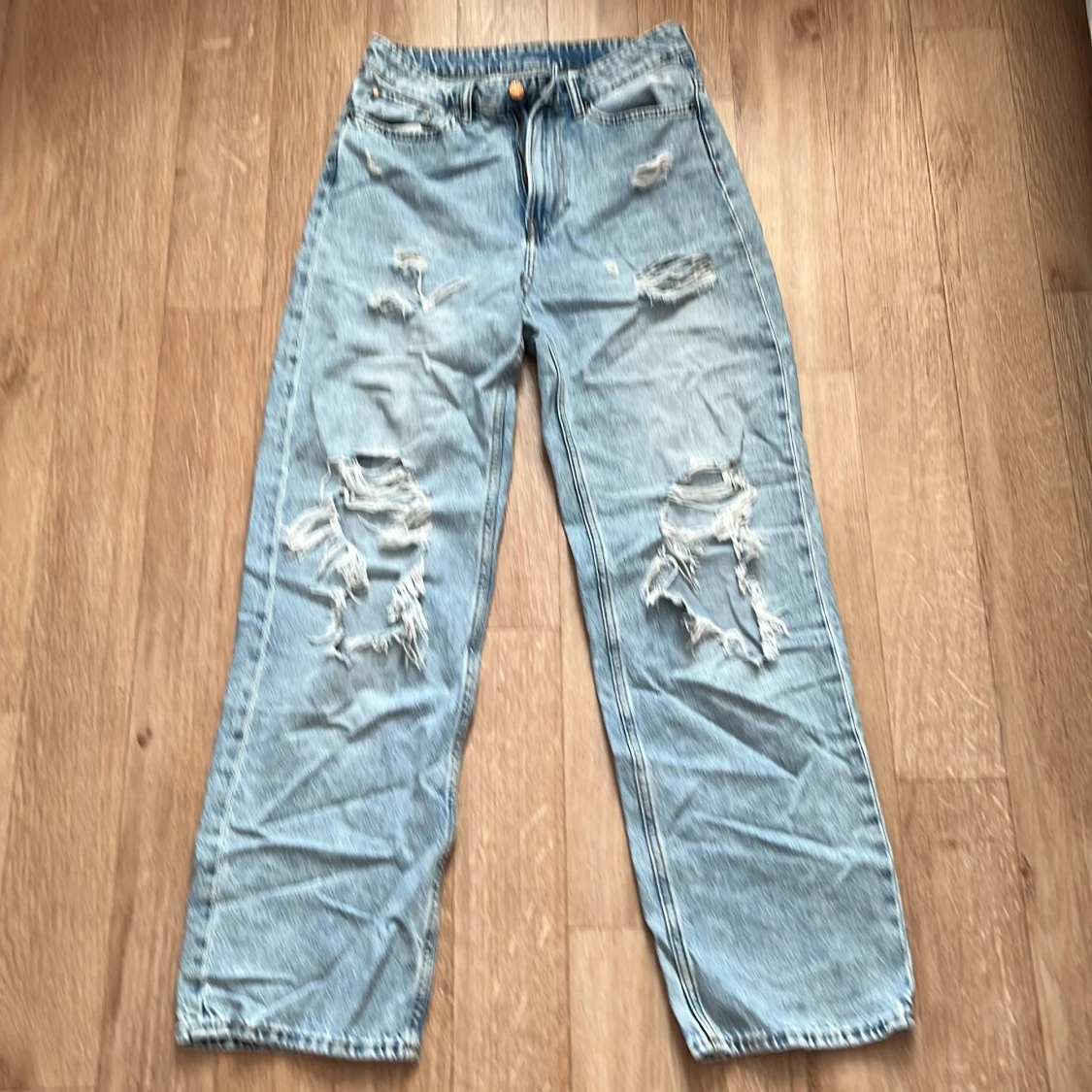 Loose straight jeans
