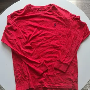 Långärmad t-shirt från polo Ralph Lauren i väldigt bra skick Nypris 699kr