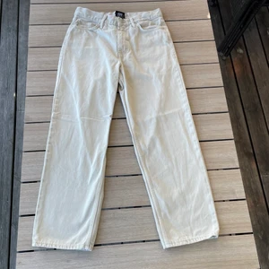 Sweet sktbs vita jeans - Feta baggy jeans från sweet sktbs inga fläckar inget slitage Passar 160-165