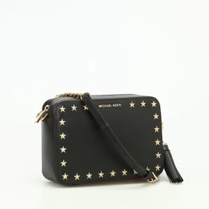Michael Kors Ginny - En Michael kors Ginny star stud crossbody bag. Knappt använd, inga repor eller liknande. Pris, leveransalternativ kan diskuteras! 