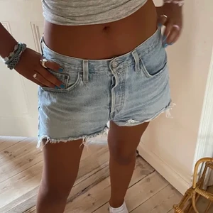Levis shorts - Säljer dessa ur snygga levis shortsen då de är förstora, aldrig använda💕
