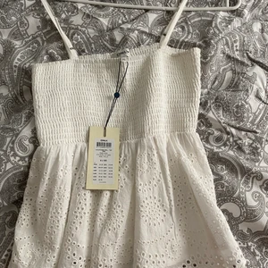 Linne - Helt ny topp från 399 bara för 250