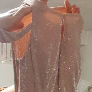 Turkisk  - Helt ny klänning  Vid intresse hör av er 