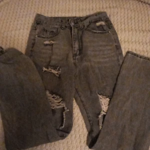 Shein  - Vanliga jeans som e gråa