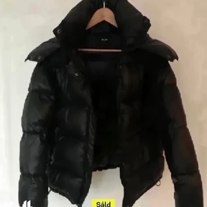 OBS SÖKER ENDAST - Söker denna slutsålda jacka ifrån bikbok i storlek XS/S, skriv gärna privat ifall ni säljer’