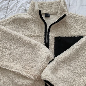 Jacket from Gina tricot  - Off white Jacket from Gina tricot in size medium. Worn a couple times 