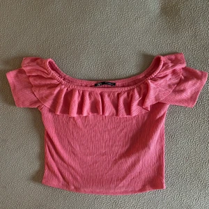 Knited wear fårn zara - Tröja från zara i storlek M, ribbad.🫧