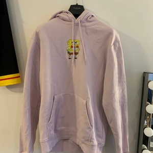Hoddie - Fin svampbobshoddie, fint skick Kommer tyvärr inte till användning