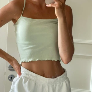 Top - Top från Gina tricot som aldrig använts  Storlek S