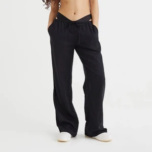 Hm linnebyxor - Slutsålda linnebyxor från hm, köpt här på plick och säljer då de tyvärr var för korta för mig 😊 ❗️Tryck ej på köp direkt ❗️