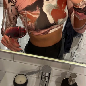 Festtopp  - En topp jag använt 1 gång, öppen rygg! 