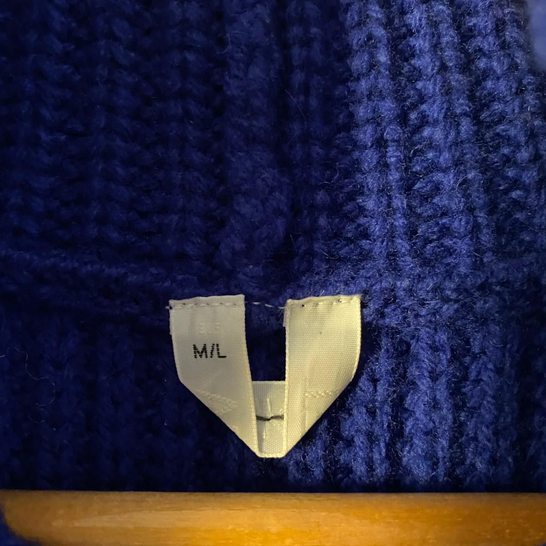 Blå stickad väst - 90