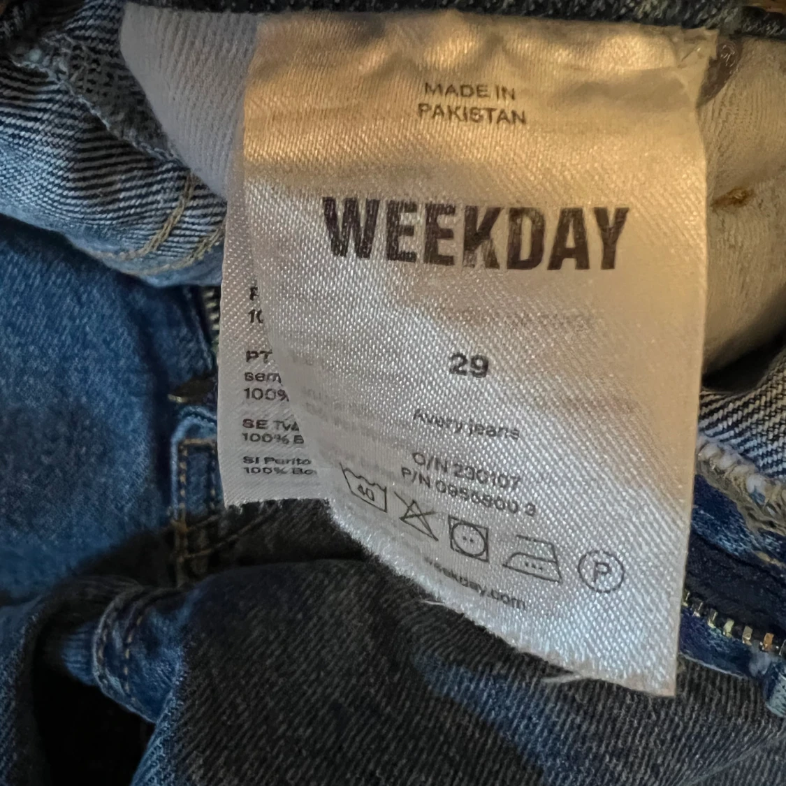 Weekday - Skew High Crossover Jeans, W29 - 91