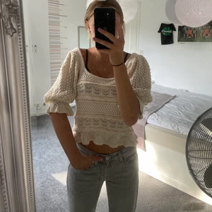 Blus - Säljer en stickad blus från zara som tyvärr inte kommer till användning!  Använd en till två gånger. Köparen står för frakt 