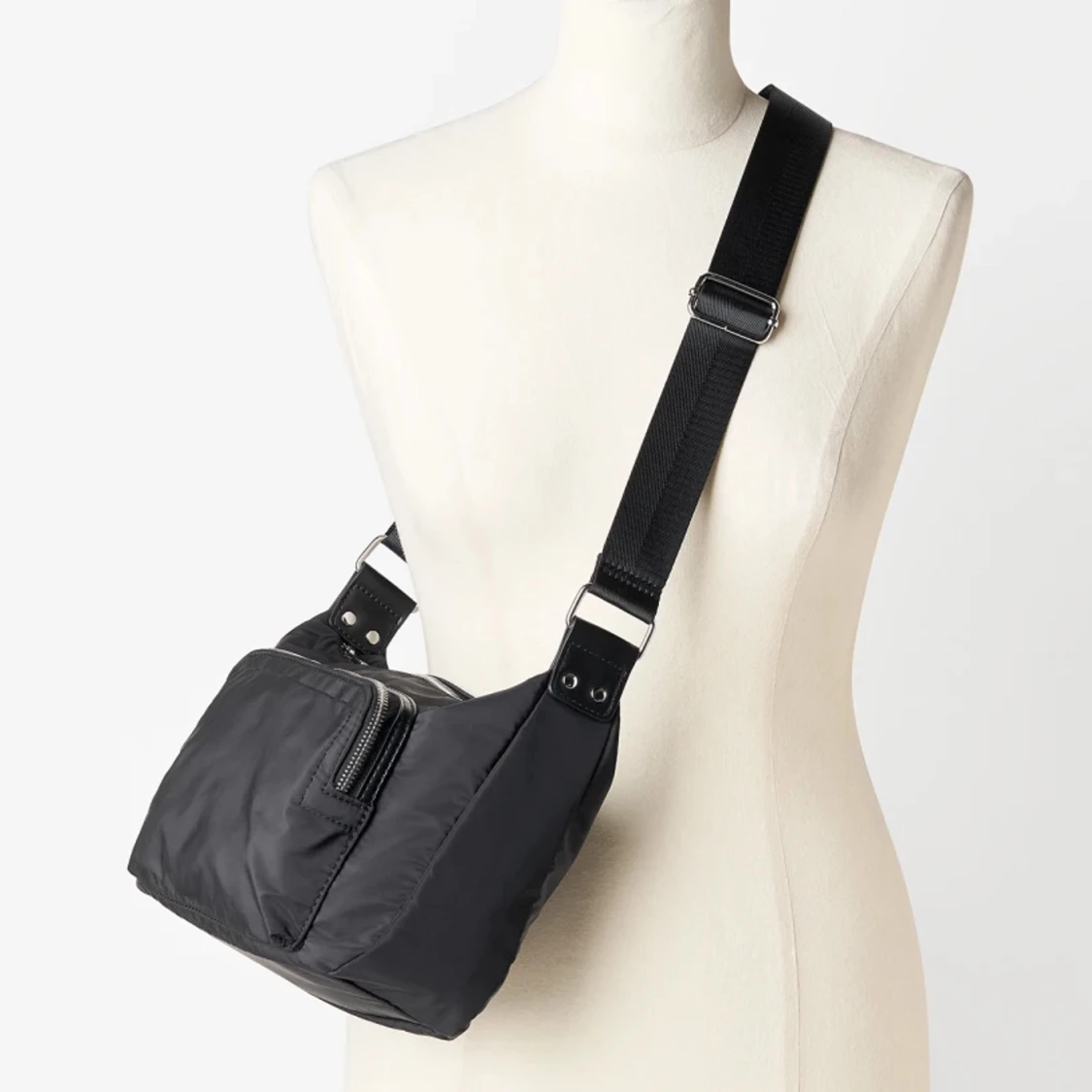 Crossbody väska Åhléns