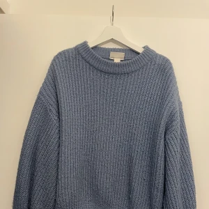 Stickad tröja - Stickad tröja som är superskön och härlig nu till vintern!