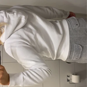 Sailracing - En vit sailracing kofta, storlek S 