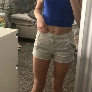 Shorts - Byxor som blivit shorts, fint skick endå. 