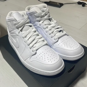 NIKE AIR JORDAN MID  - Brand new in box size EUR 44.5. US10.5