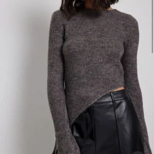 Tröja - Säljer denna tröja från nakd som är slutsåld i de flesta storlekarna. Säljer pga att jag råkade köpa två☺️ 250+ frakt 